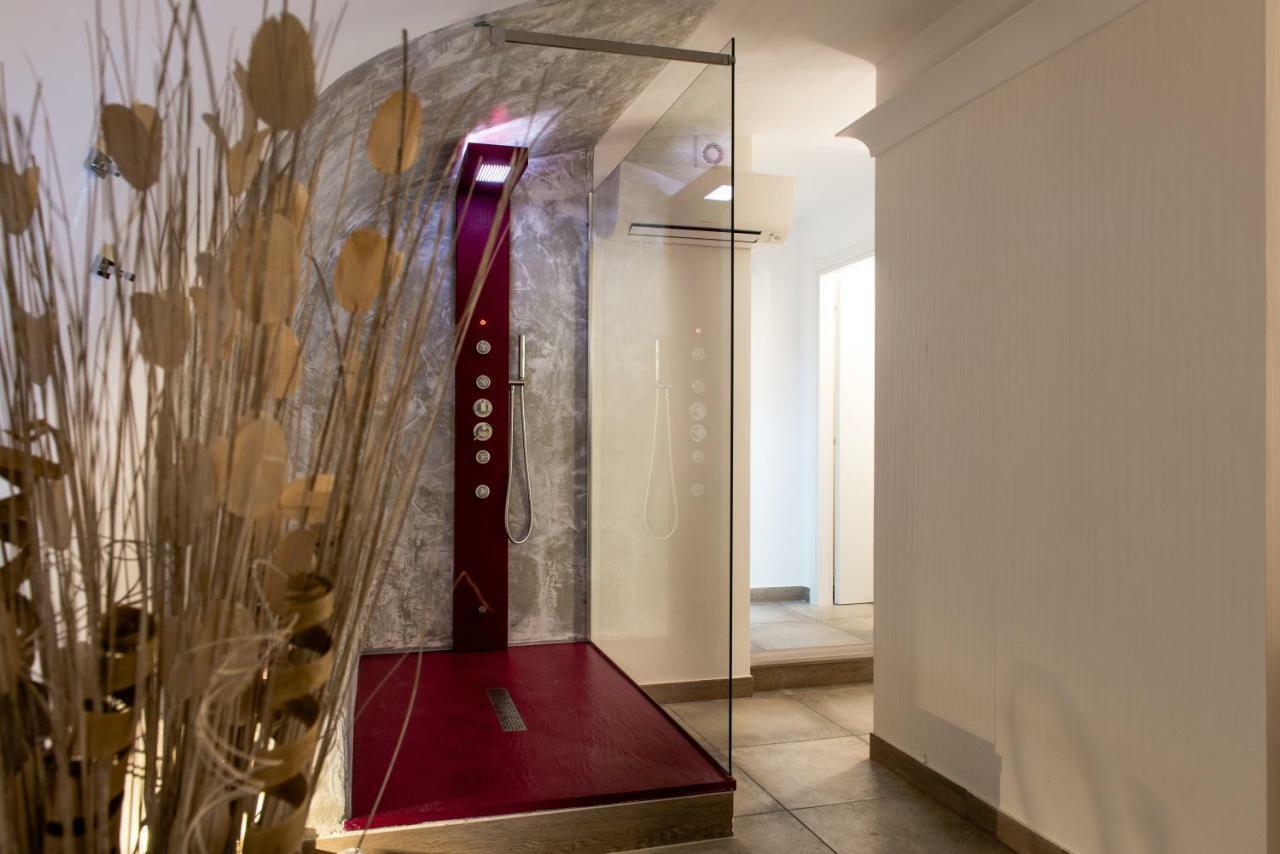 Room2 Frascati Luaran gambar