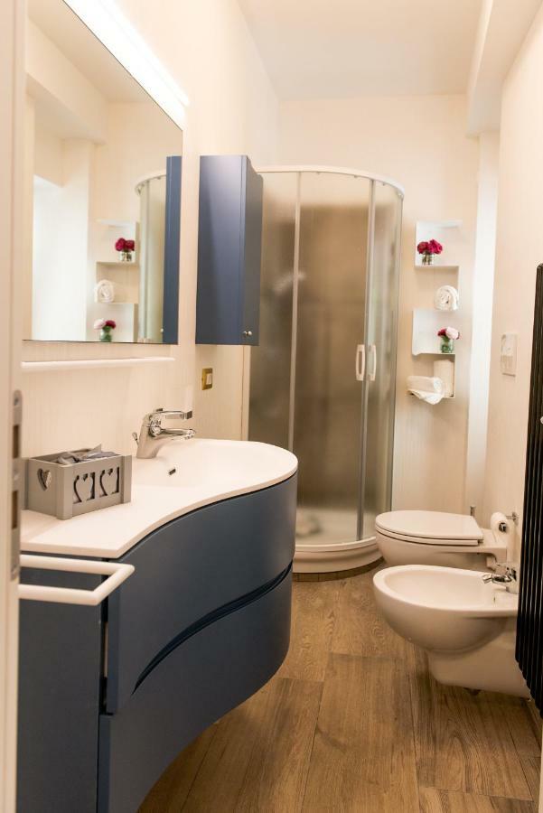 Room2 Frascati Luaran gambar