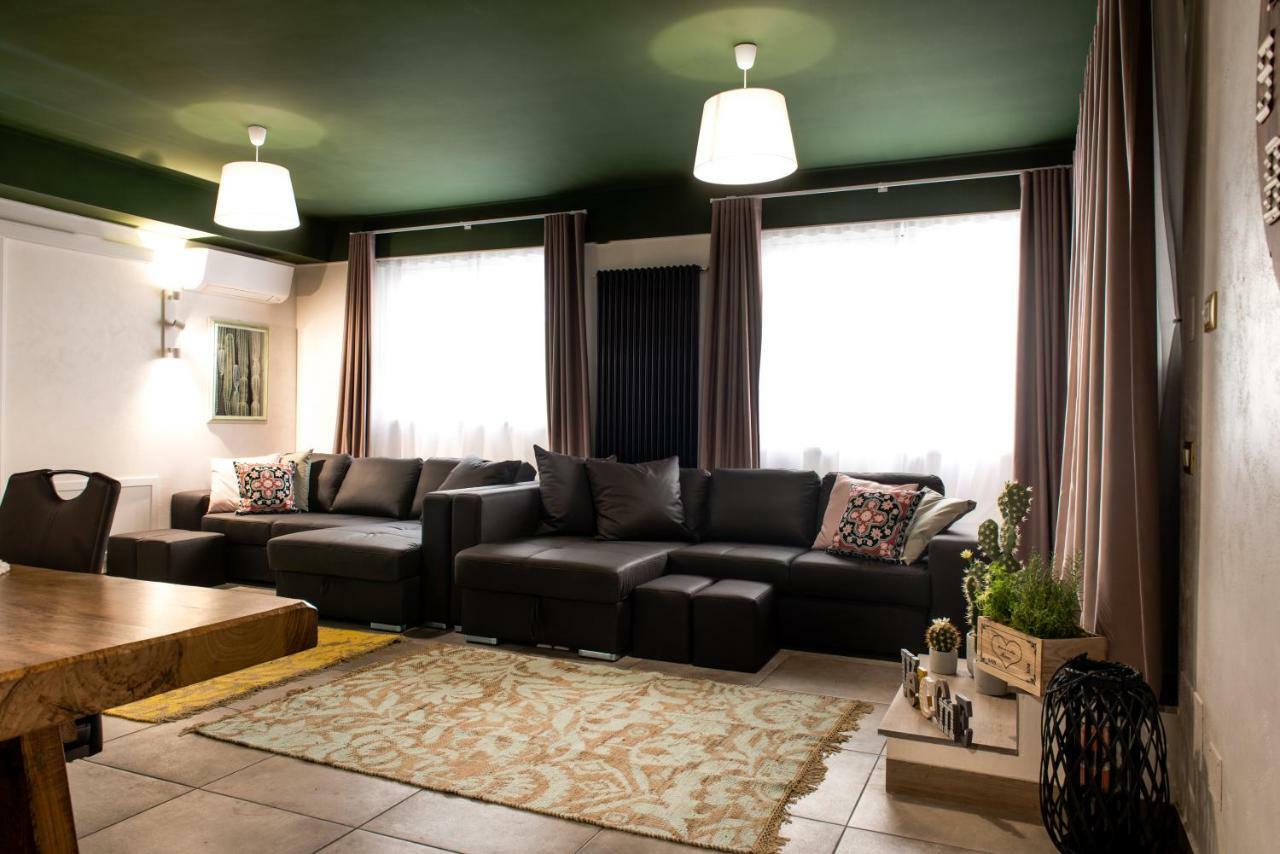 Room2 Frascati Luaran gambar